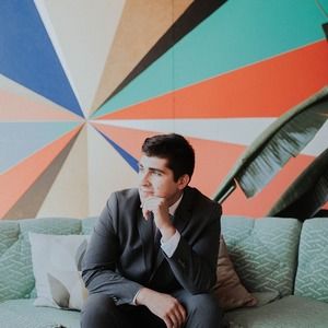 Meet your Posher, Dustin